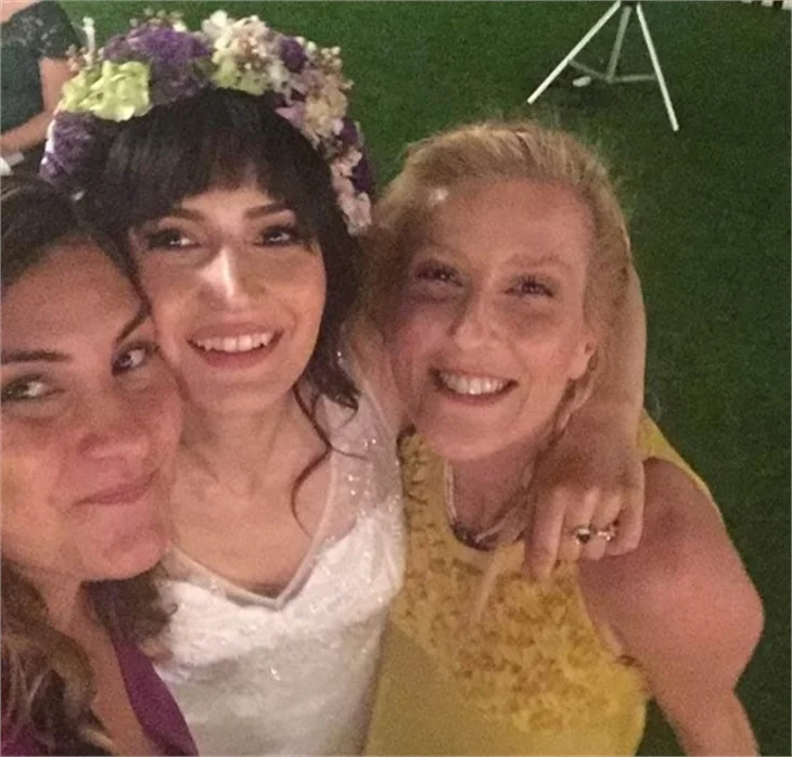 Athena Hakan evlendi!