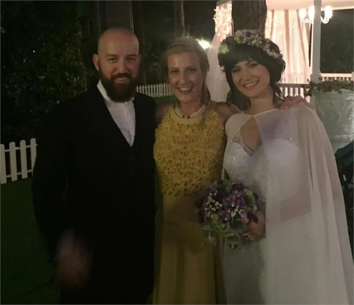 Athena Hakan evlendi!