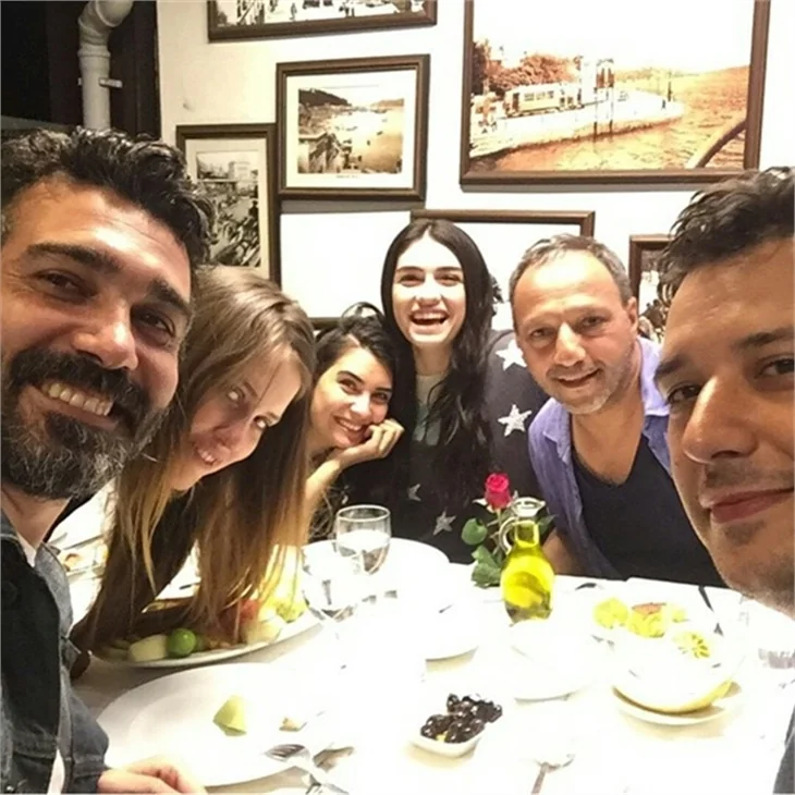 Dar Elbise filminin set arkası fotoğrafları