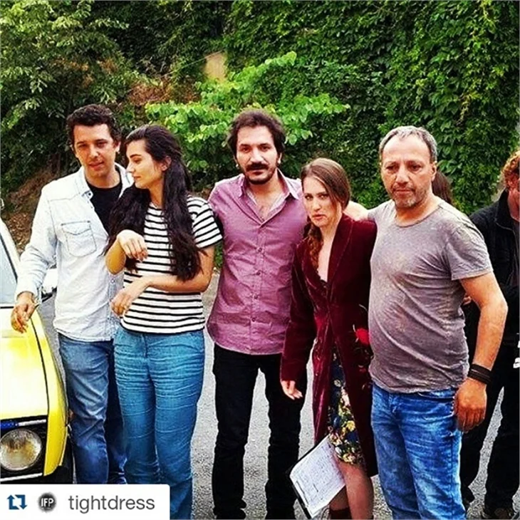 Dar Elbise filminin set arkası fotoğrafları