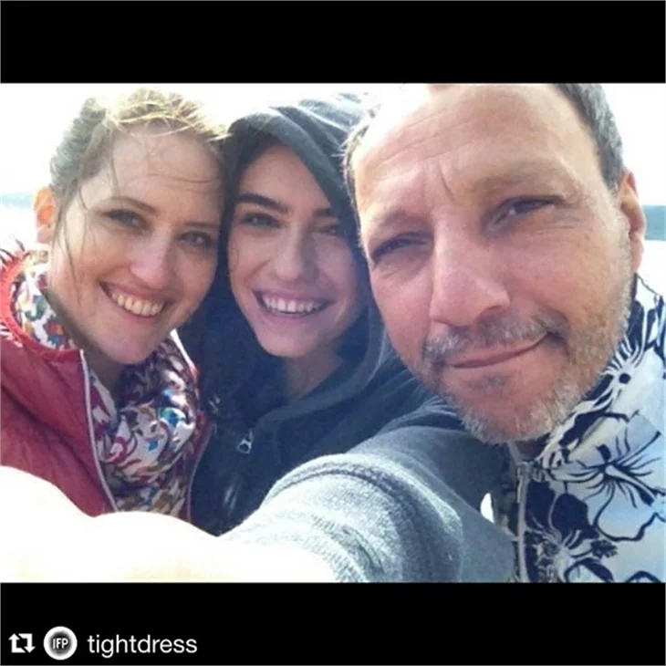 Dar Elbise filminin set arkası fotoğrafları