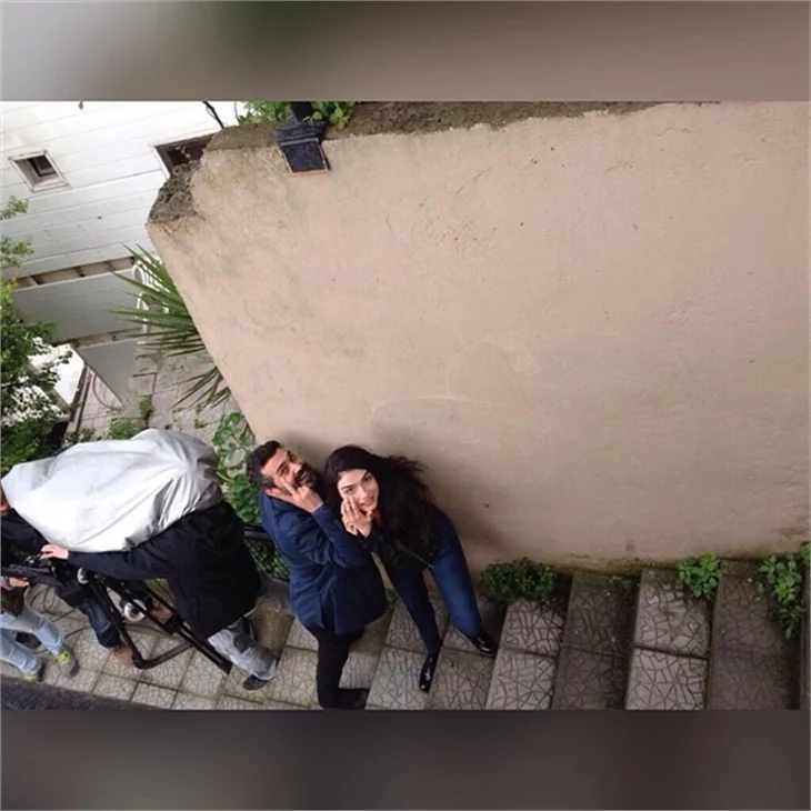 Dar Elbise filminin set arkası fotoğrafları