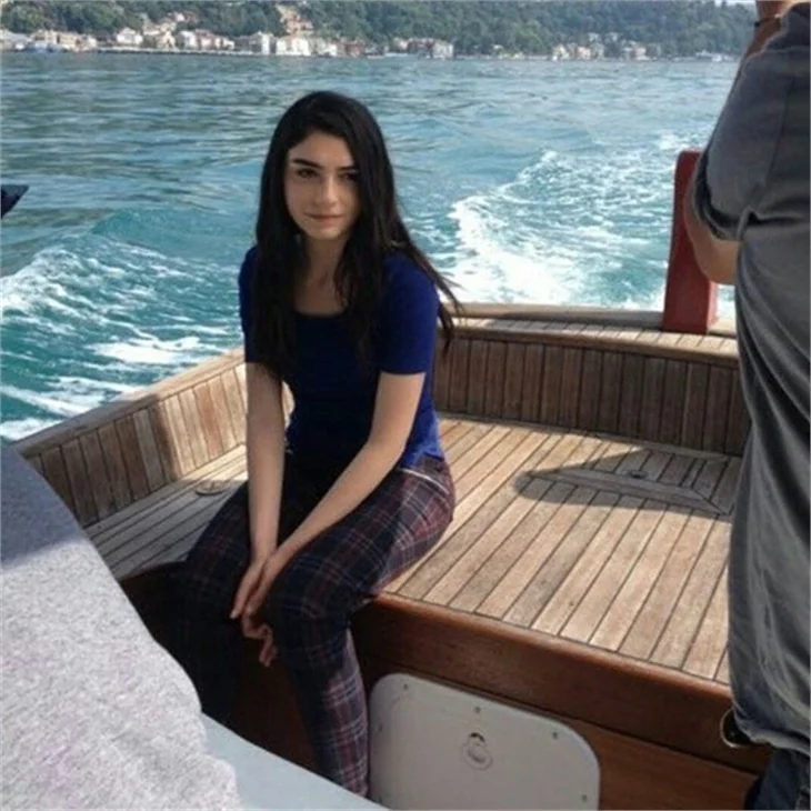 Dar Elbise filminin set arkası fotoğrafları