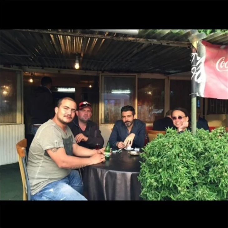 Dar Elbise filminin set arkası fotoğrafları