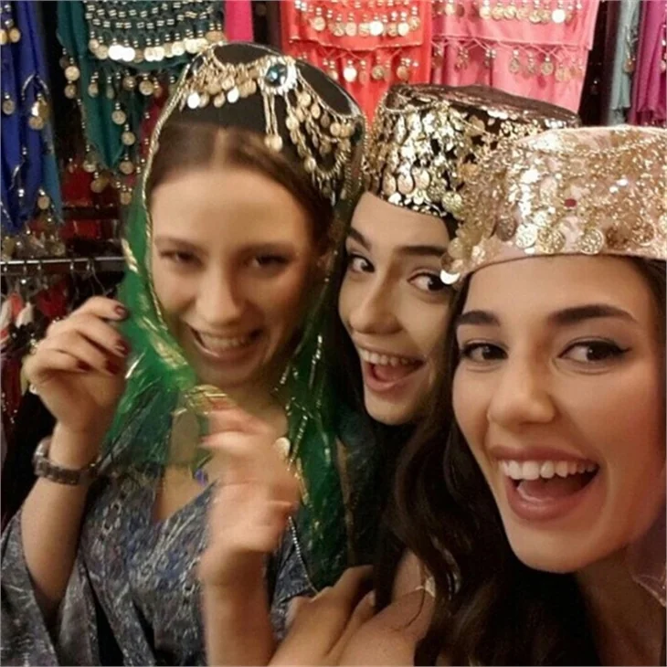 Medcezir oyuncularından veda kareleri