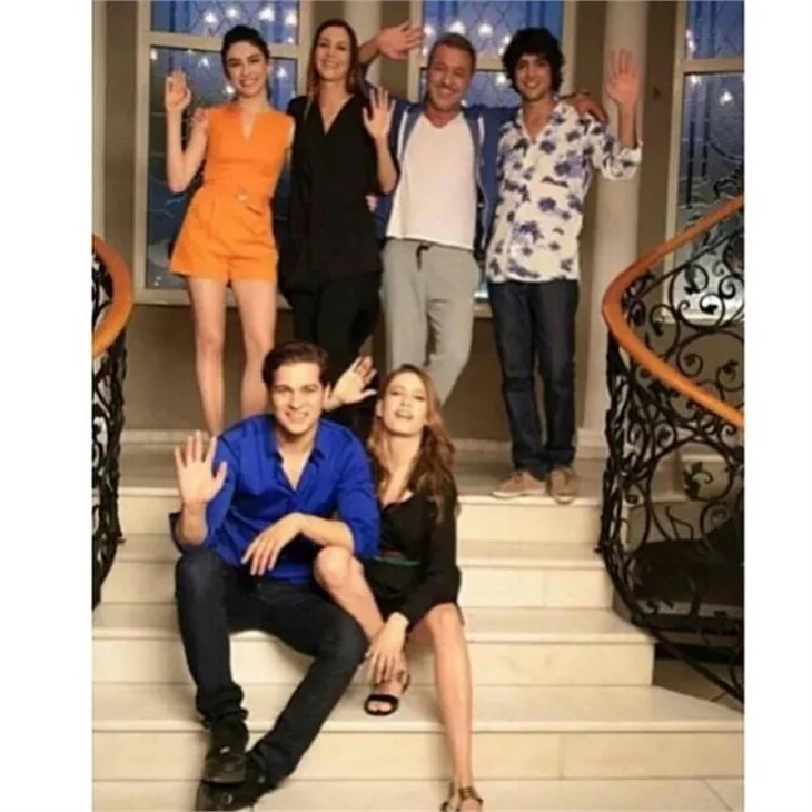 Medcezir oyuncularından veda kareleri
