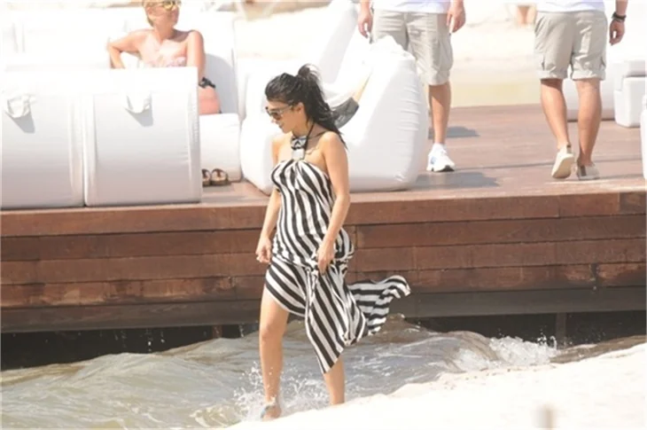 Hande Yener'in rüzgarla imtihanı!