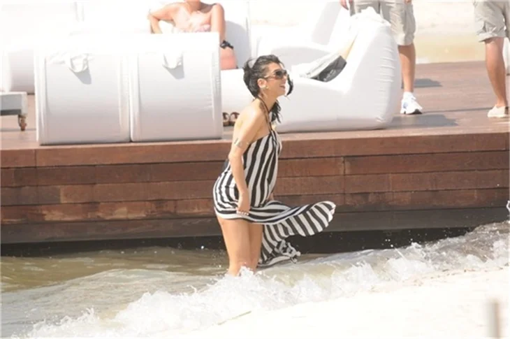Hande Yener'in rüzgarla imtihanı!