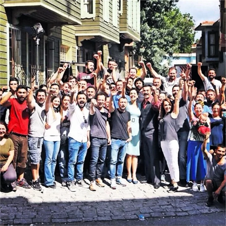 Karadayı oyuncularından veda kareleri