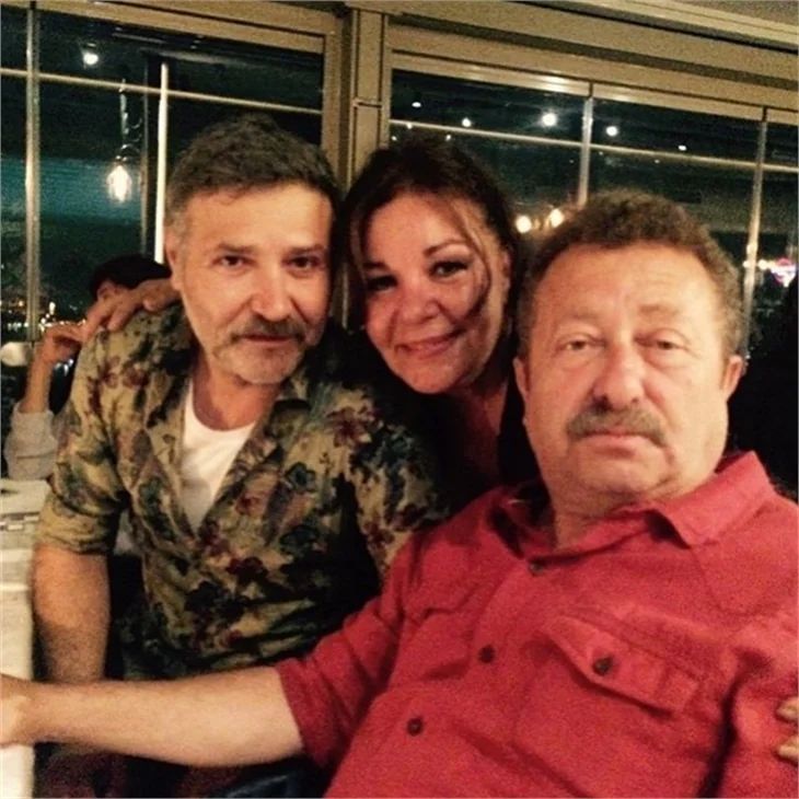 Kara Para Aşk ekibinden final yemeği