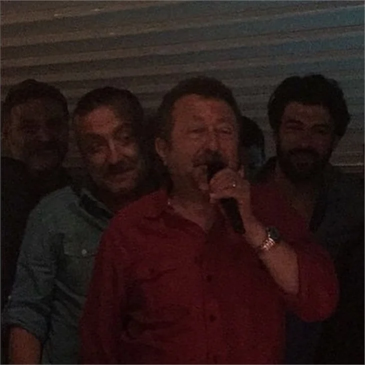 Kara Para Aşk ekibinden final yemeği