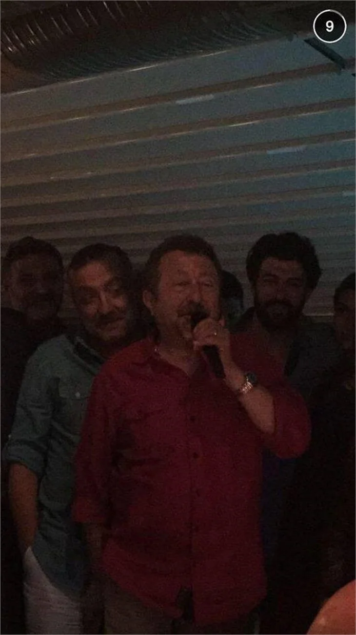 Kara Para Aşk ekibinden final yemeği