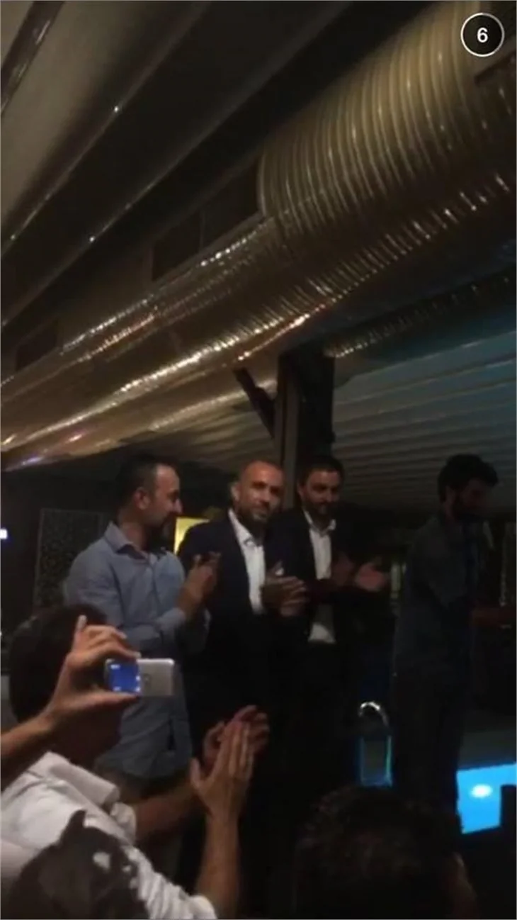 Kara Para Aşk ekibinden final yemeği