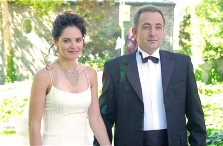 Diziler ve düğün sahneleri