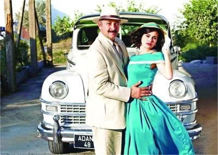 Diziler ve düğün sahneleri