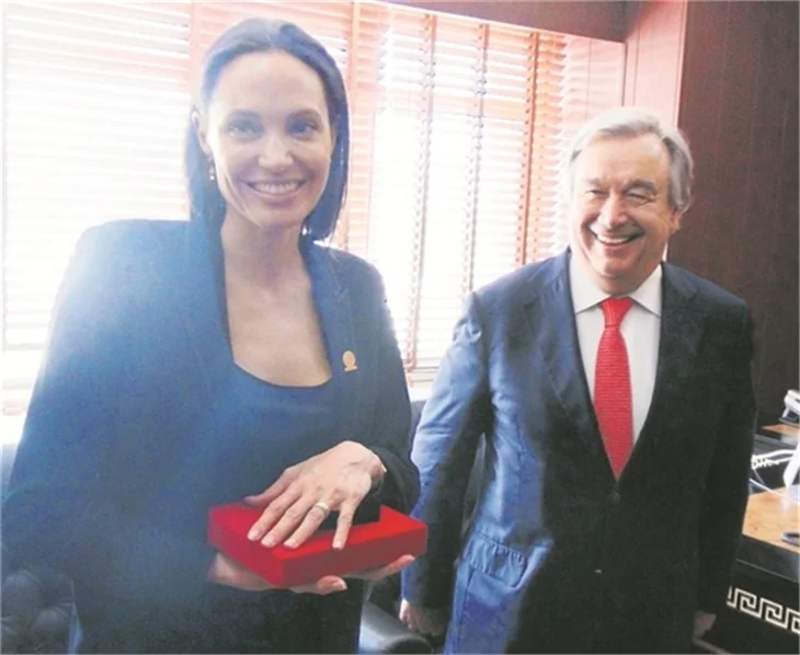 Angeline Jolie Mardin'de!