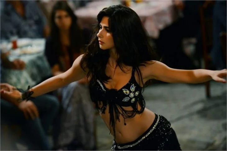 Nesrin Cevadzade hem cesur pozlar hem de cesur sözler