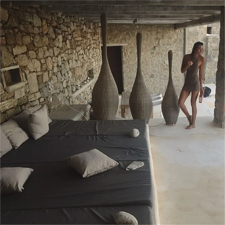 Mykonos ikoncanı Eda Taşpınar