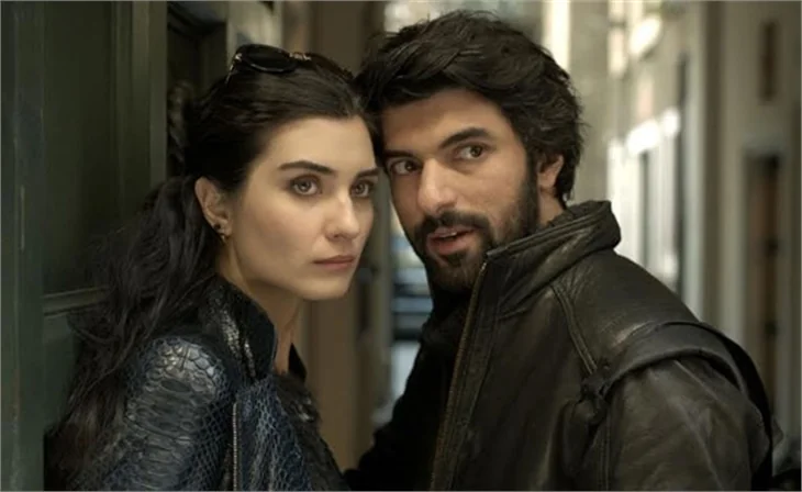 Tuba Büyüküstün'den Kara Para Aşk'a veda mesajı