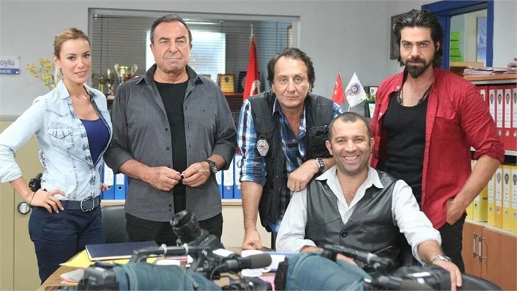 Arka Sokaklar'ın final kararı sosyal medyayı salladı!