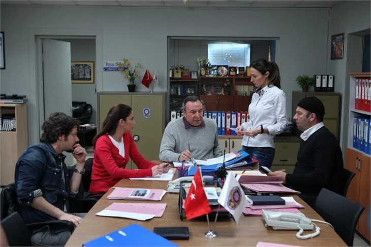 Arka Sokaklar'ın final kararı sosyal medyayı salladı!
