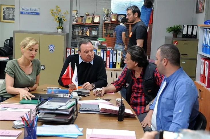 Arka Sokaklar'ın final kararı sosyal medyayı salladı!