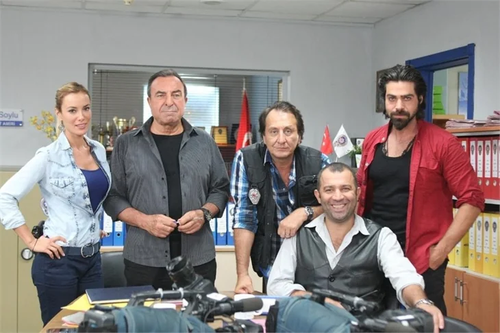 Arka Sokaklar'ın final kararı sosyal medyayı salladı!