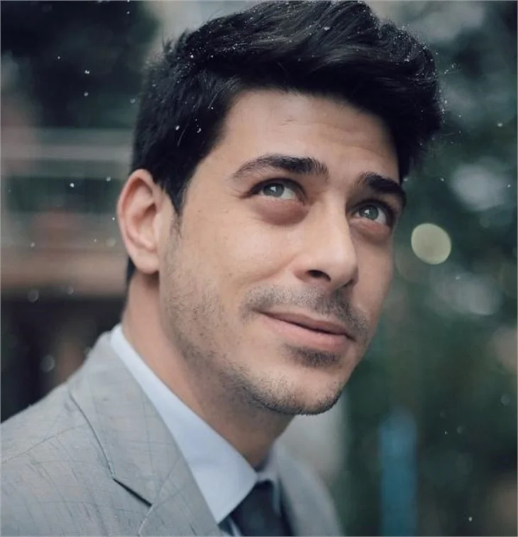 Ekranların yeni yakışıklısı; Alper Saldıran