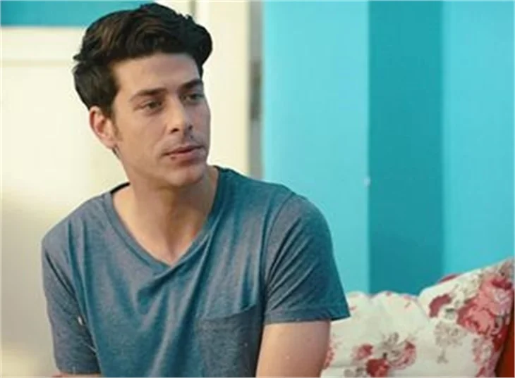 Ekranların yeni yakışıklısı; Alper Saldıran