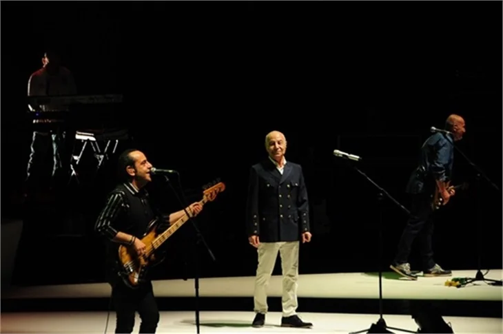 MFÖ konserine ünlü akını!