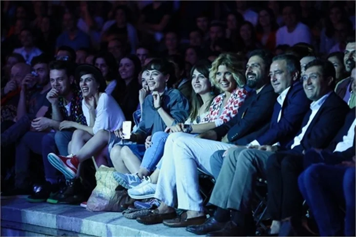 MFÖ konserine ünlü akını!