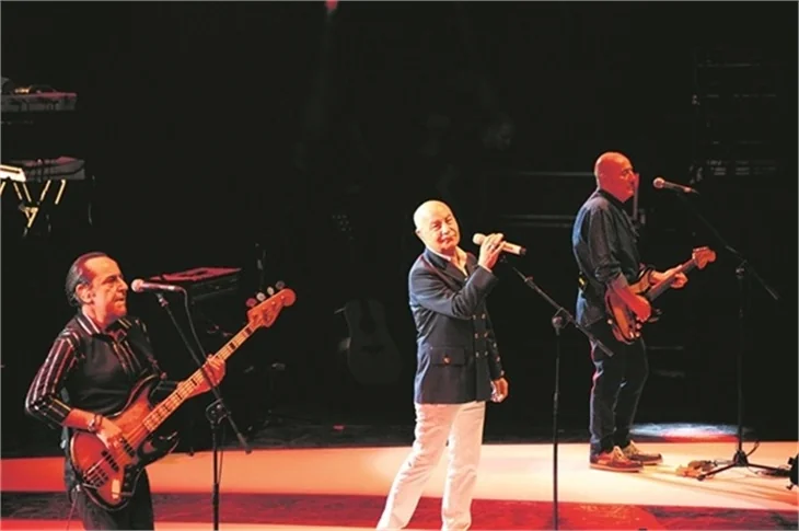MFÖ konserine ünlü akını!