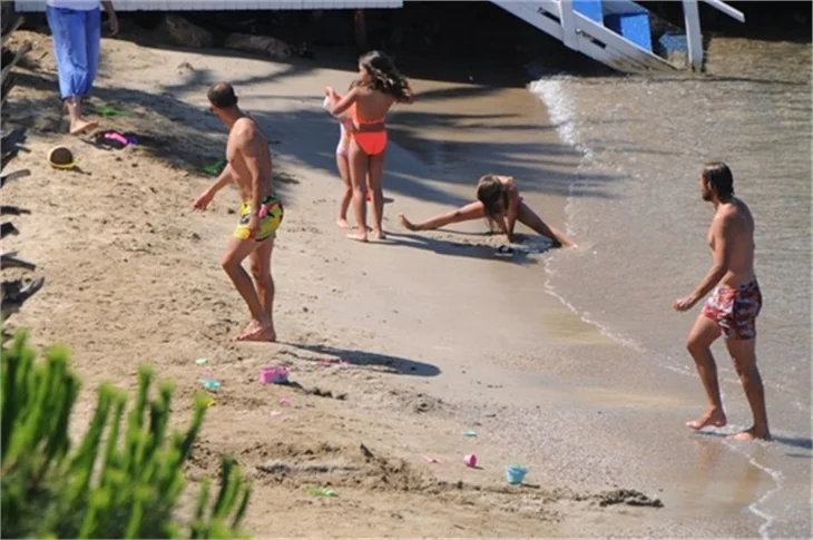 Ünlü futbolcuların tatil keyfi!