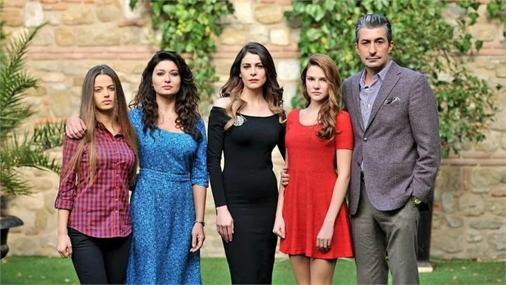 Paramparça oyuncuları dizinin bilinmeyenlerini anlattı