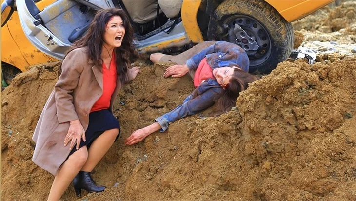 Paramparça oyuncuları dizinin bilinmeyenlerini anlattı