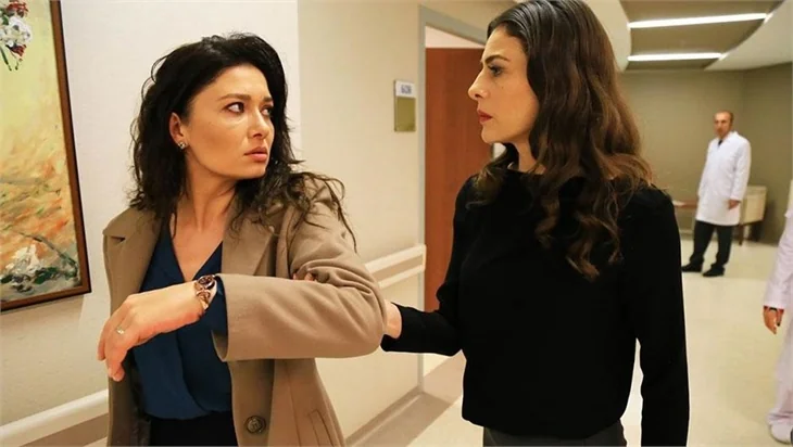 Paramparça oyuncuları dizinin bilinmeyenlerini anlattı