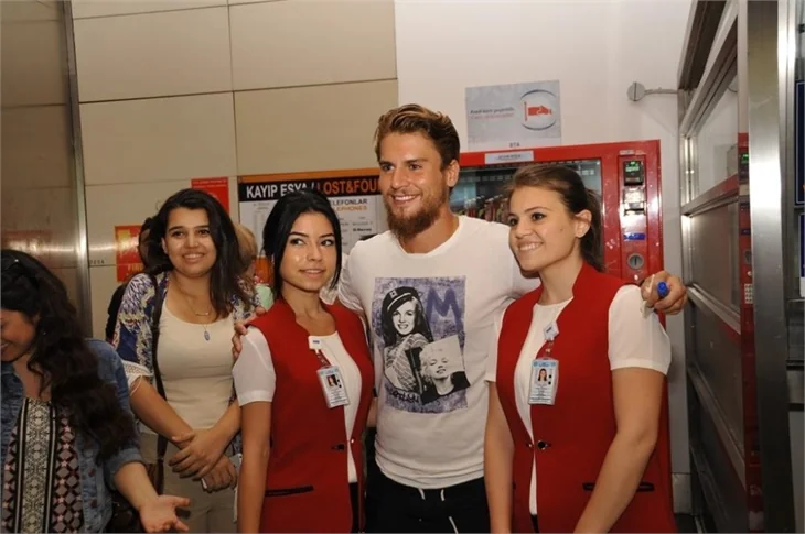 Survivor Anıl, Türkiye'ye böyle döndü!