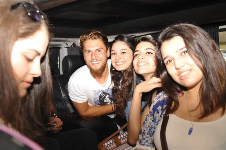 Survivor Anıl, Türkiye'ye böyle döndü!