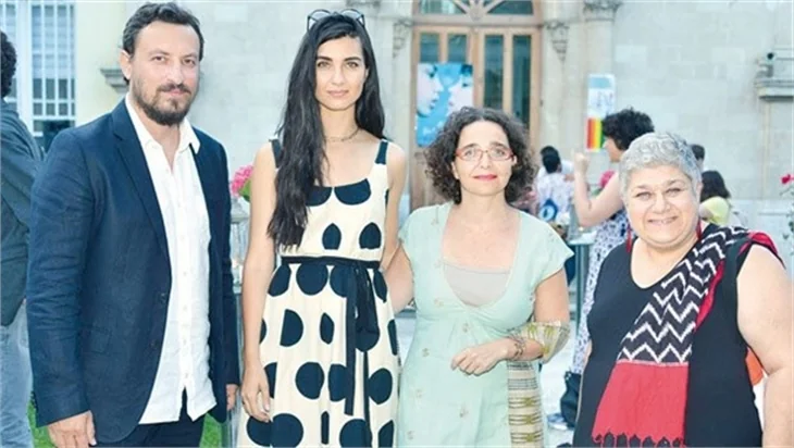 Tuba Büyüküstün, Fransa’ya yerleşiyor!