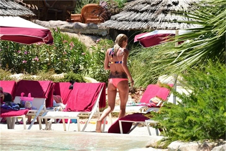 Ve Çağla Şikel bikini sezonunu Bodrum'da açtı!