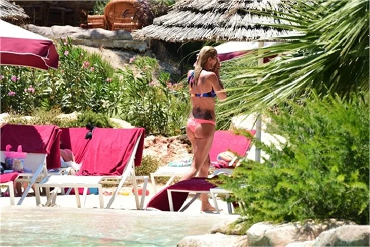 Ve Çağla Şikel bikini sezonunu Bodrum'da açtı!