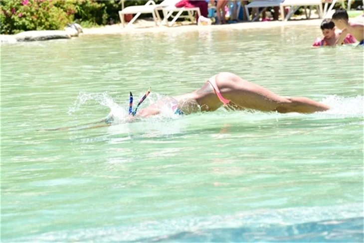 Ve Çağla Şikel bikini sezonunu Bodrum'da açtı!