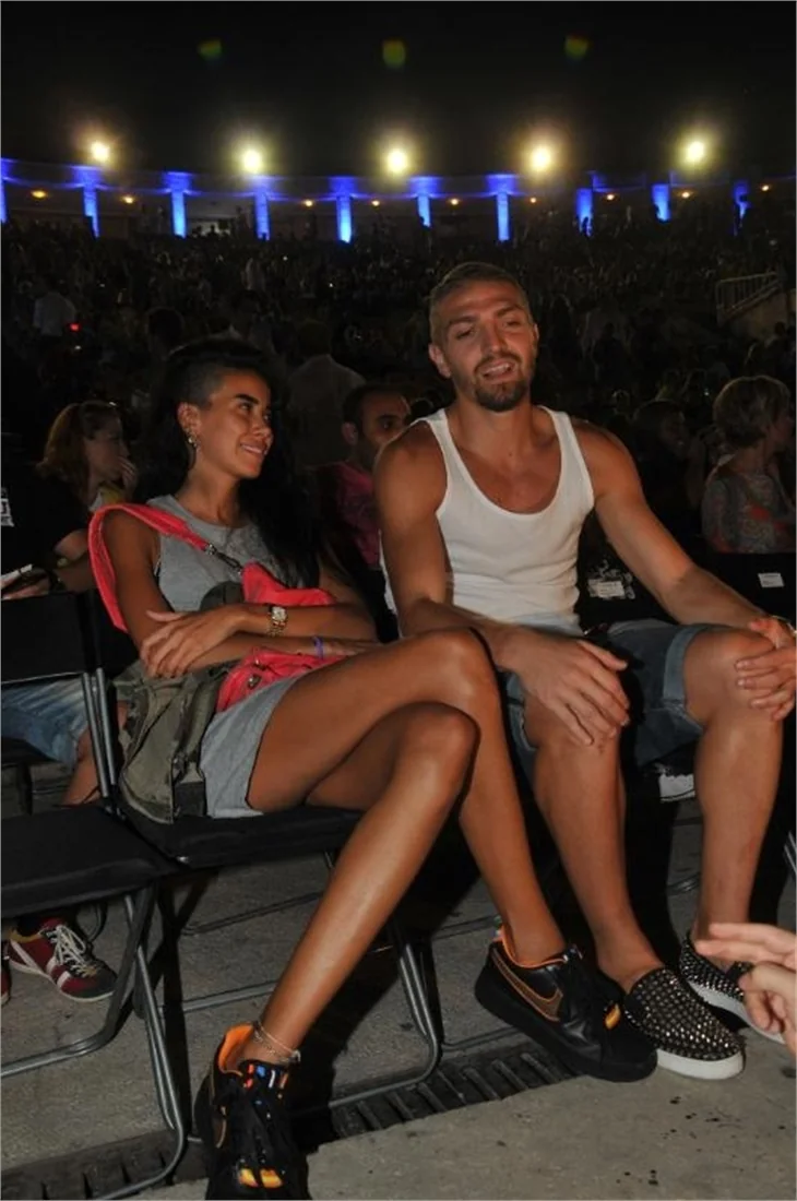 Caner Erkin evi terk etti! Caner Erkin ile Asena Erkin boşanıyor mu?