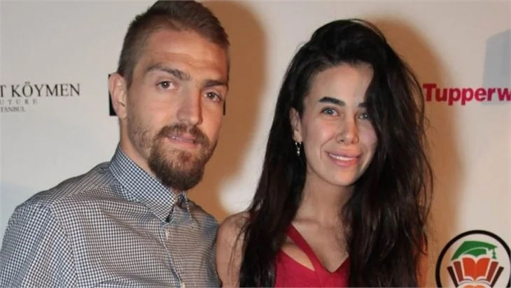 Caner Erkin evi terk etti! Caner Erkin ile Asena Erkin boşanıyor mu?