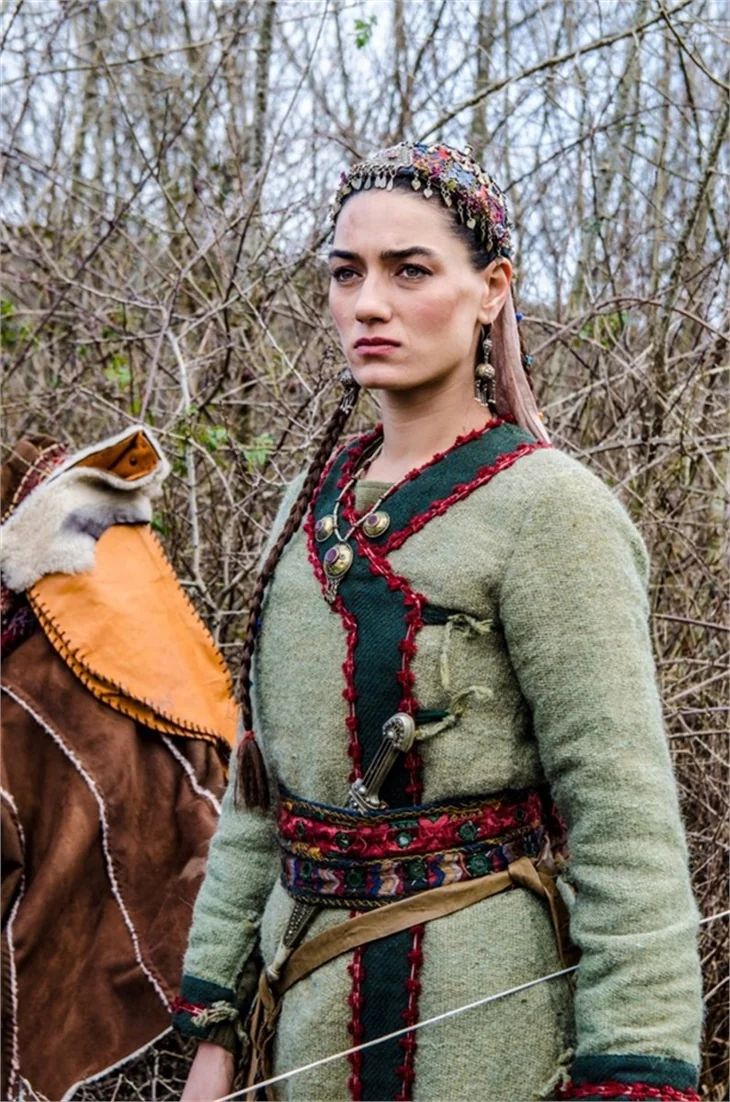 Hande Subaşı Diriliş"Ertuğrul"dan ayrıldığını açıkladı