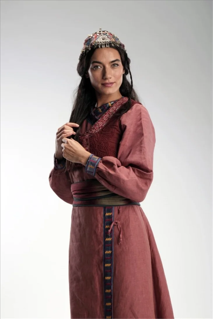 Hande Subaşı Diriliş"Ertuğrul"dan ayrıldığını açıkladı