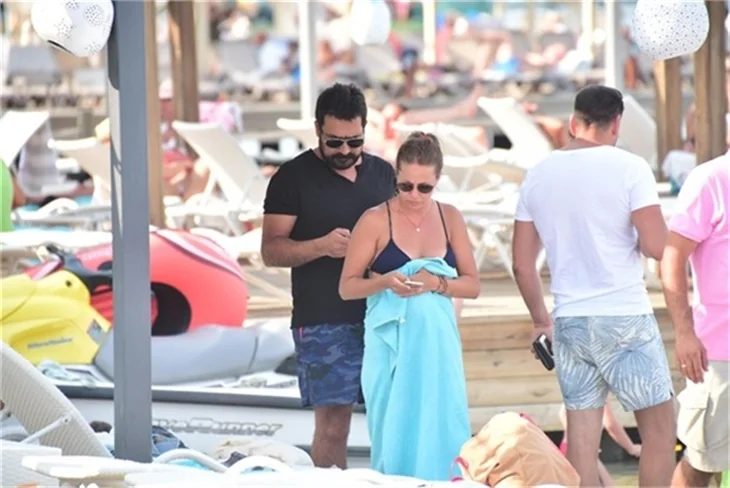 Bülent İnal ve Melis Tüysüz çifti tatilde