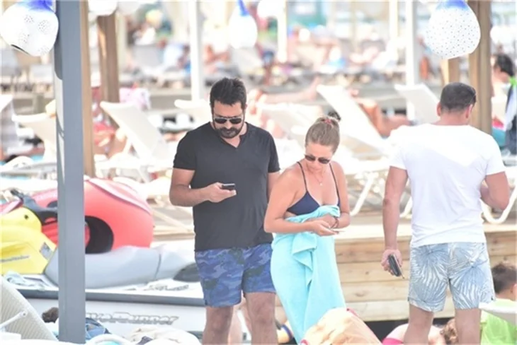 Bülent İnal ve Melis Tüysüz çifti tatilde