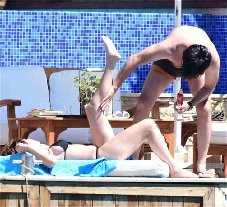 Farah Zeynep Abdullah ve sevgilisi mahallelerinde görüntülendi