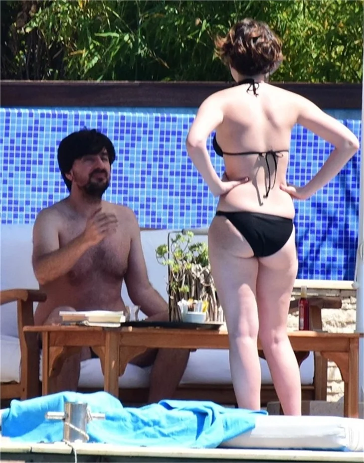 Farah Zeynep Abdullah ve sevgilisi mahallelerinde görüntülendi